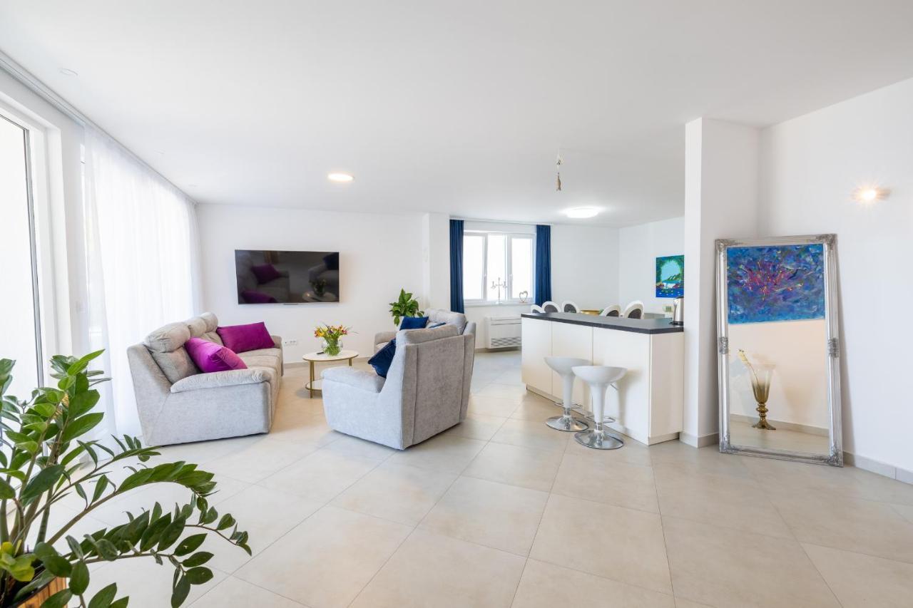 Villa Smaragd - Lapis - Luxury Apartment With Shared Pool มาคาร์สกา ภายนอก รูปภาพ